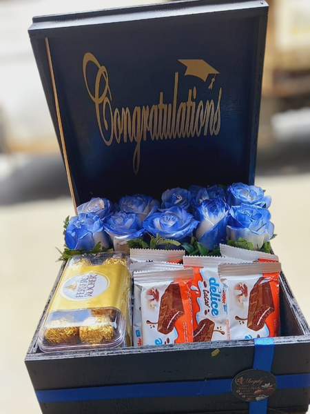 Caja de Rosas Azules y Chocolates